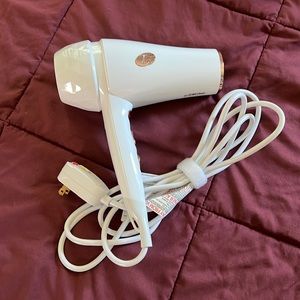 T3 Blowdryer